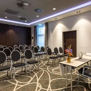 Leonardo Otel