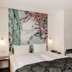 Otel Helvetia Center