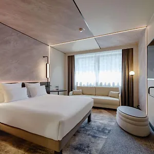 Otel Novotel Muenchen Airport - Newly Renovated